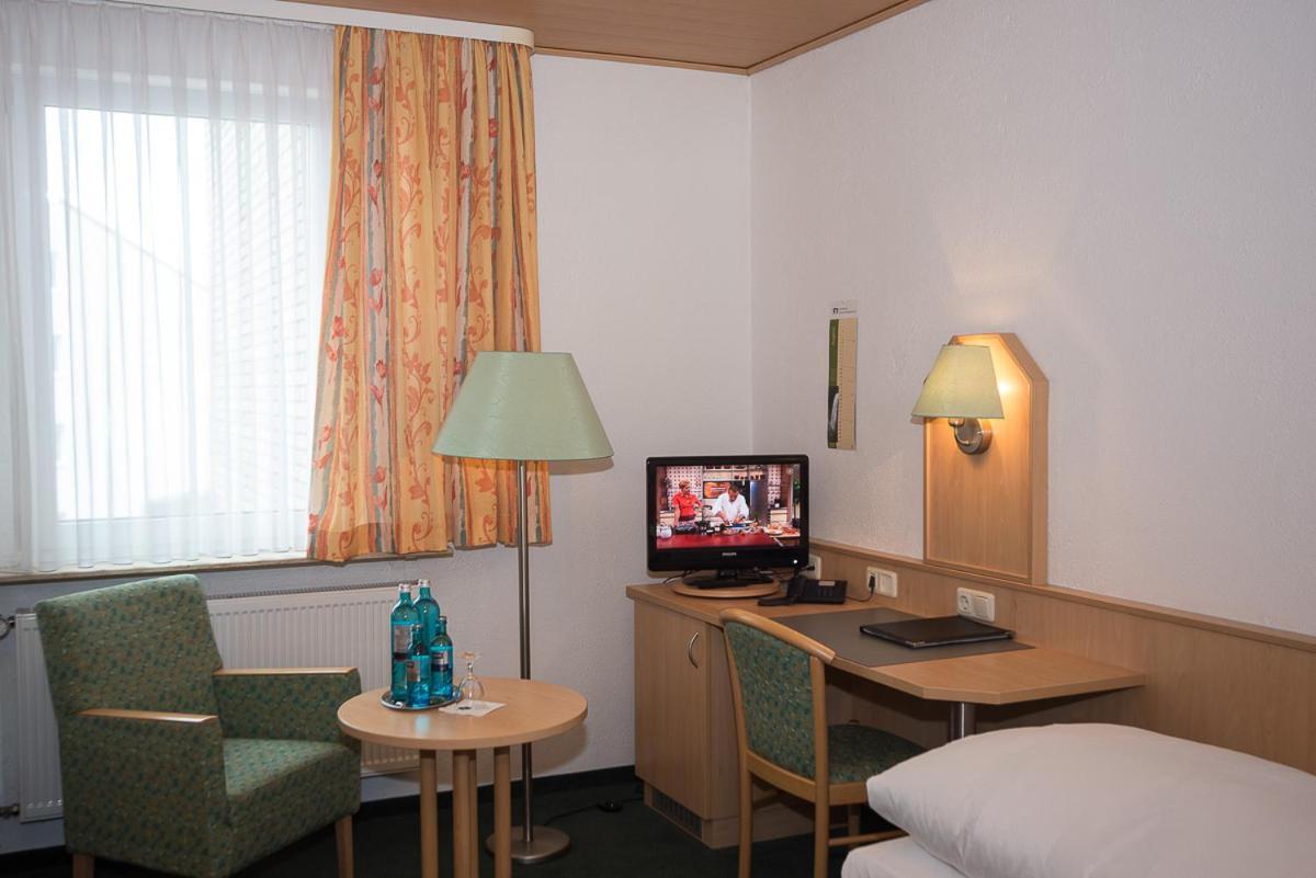 Hotel-Gasthof Weisses Ross Schwaig bei Nürnberg Eksteriør bilde