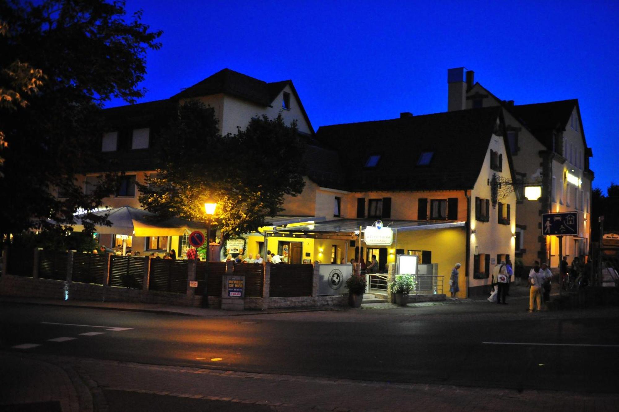 Hotel-Gasthof Weisses Ross Schwaig bei Nürnberg Eksteriør bilde
